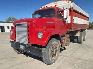 1974 International Fleetstar 1910 Image