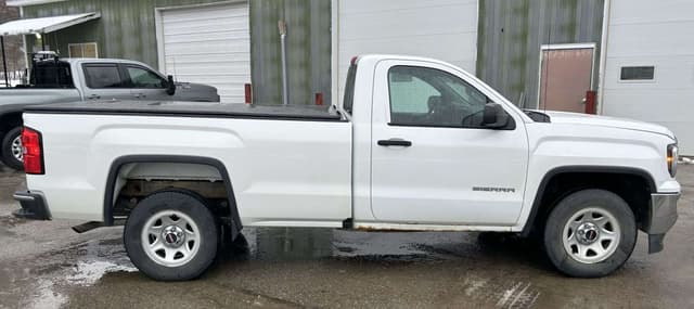 Image of GMC Sierra 1500 equipment image 2