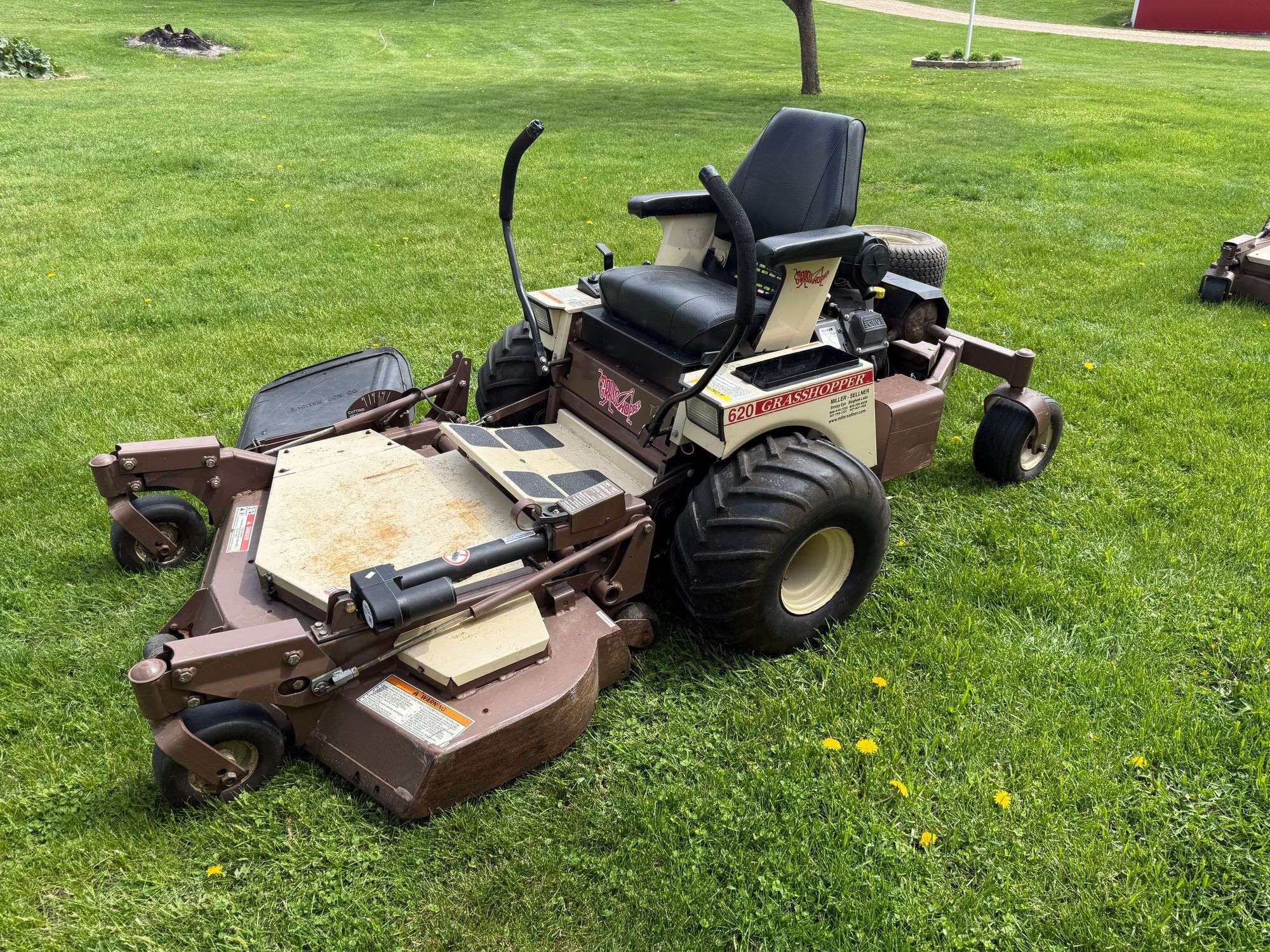 Grasshopper 620 Equipment Image0