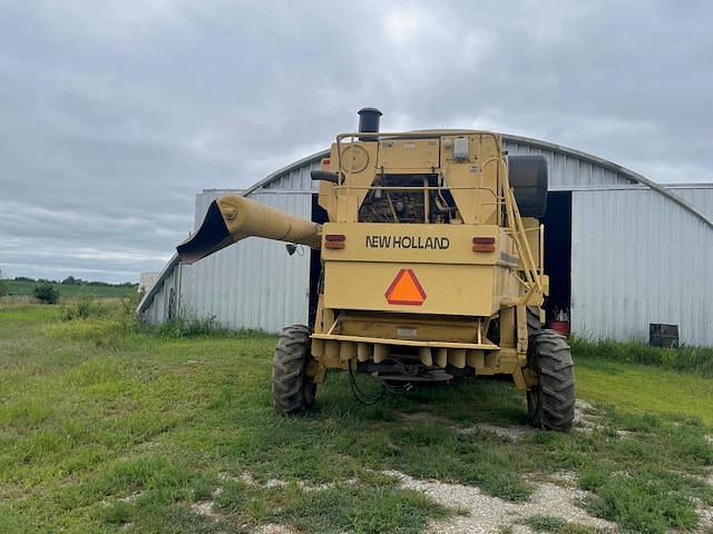 Image of New Holland TR98 equipment image 3