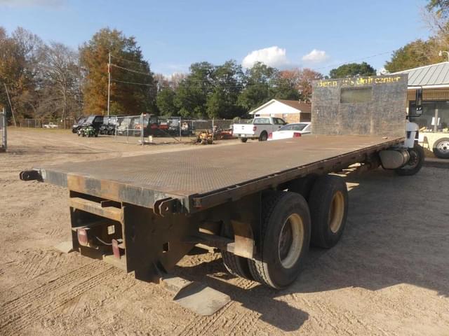 Image of International 7400 equipment image 2