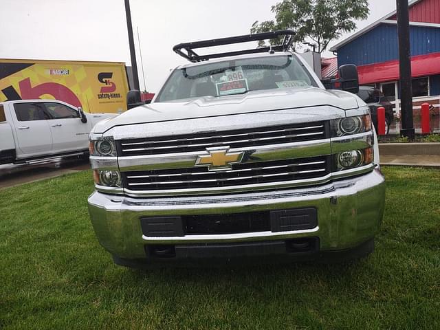 Image of Chevrolet Silverado equipment image 1