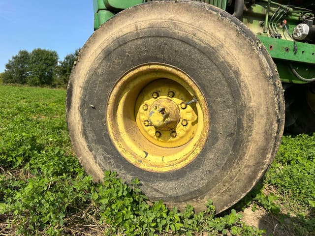 Image of John Deere 4620 equipment image 2