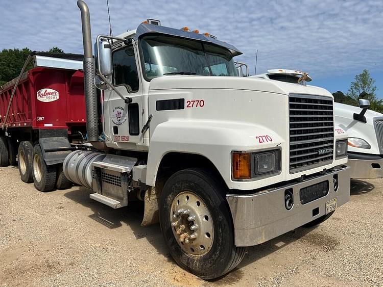 2019 Mack Pinnacle Equipment Image0