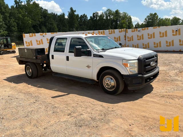 Image of Ford F-350 equipment image 2