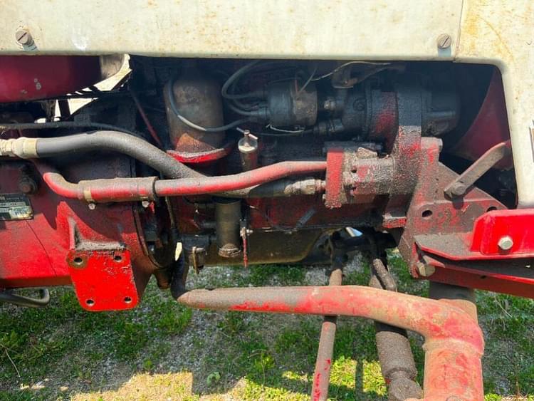 Main image International Harvester 424 18