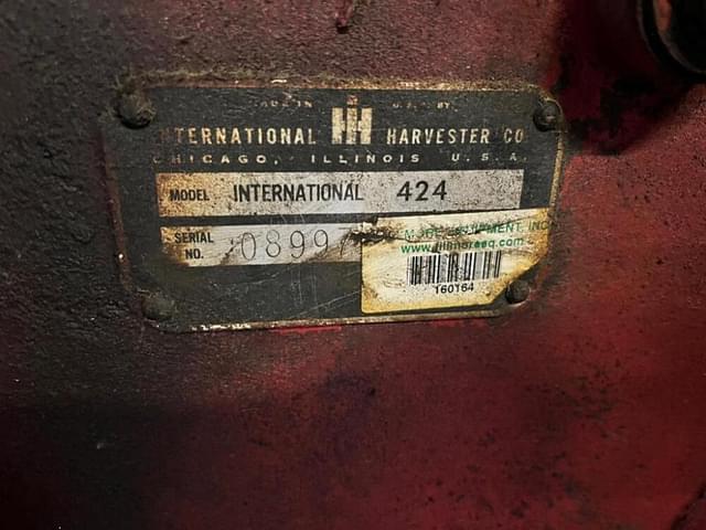 Thumbnail image International Harvester 424 4