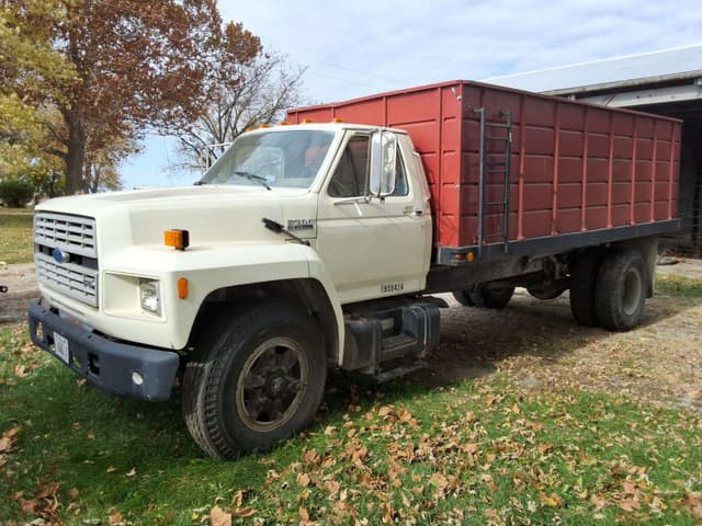 Image of Ford F-700 equipment image 1