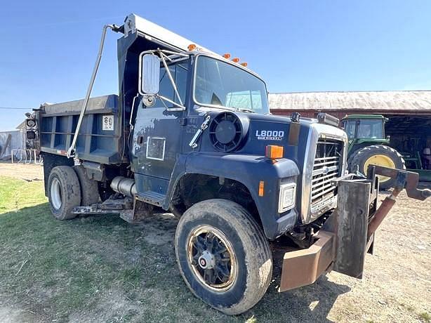 Image of Ford LN8000 equipment image 1