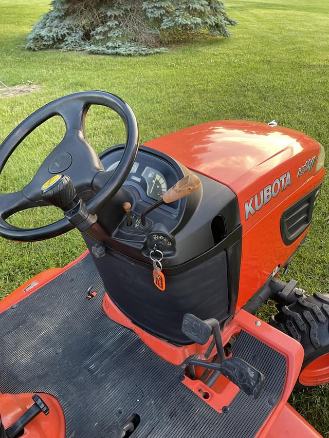 Image of Kubota BX2360 equipment image 4