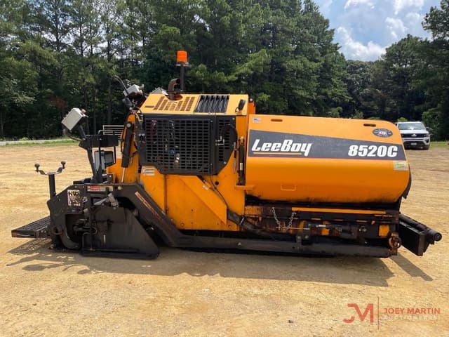 Image of LeeBoy 8520 equipment image 1