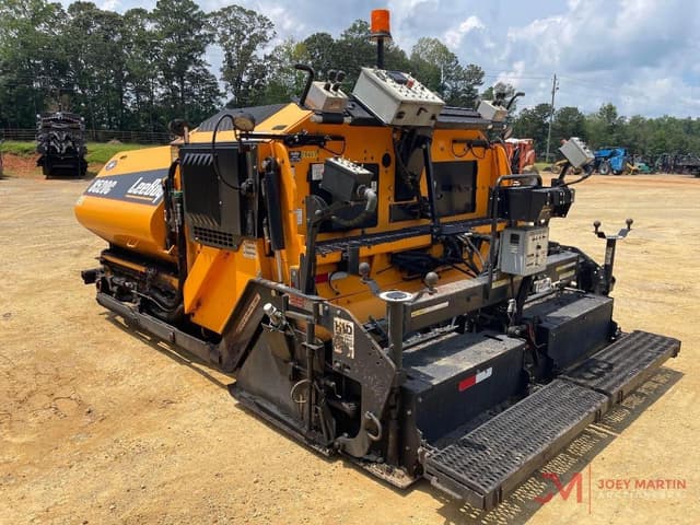 Image of LeeBoy 8520 equipment image 4