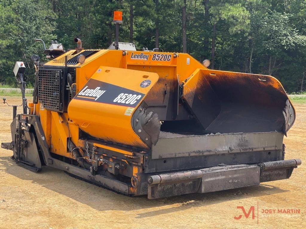 2023 LeeBoy 8520 Equipment Image0