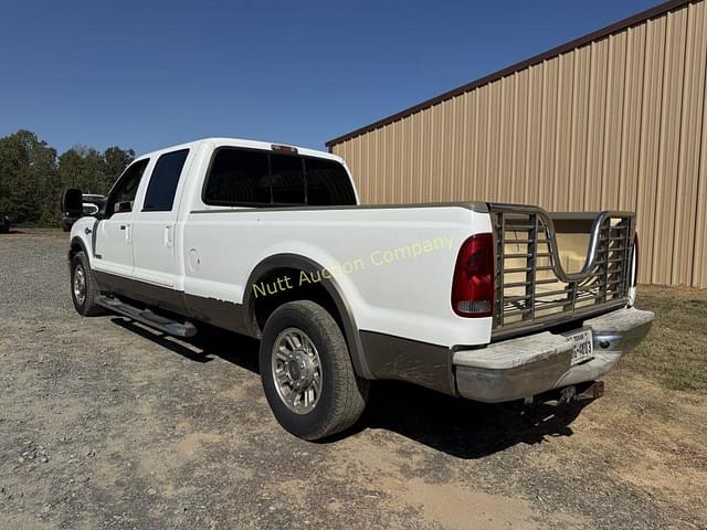 Image of Ford F-350 equipment image 2