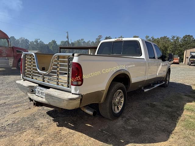 Image of Ford F-350 equipment image 4