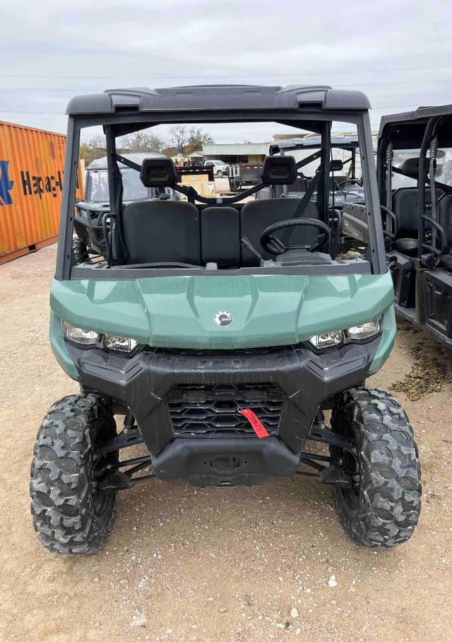 Image of Can-Am Defender HD7 equipment image 1