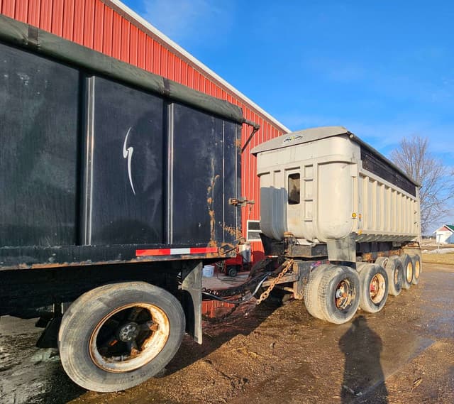 Image of International 9400 equipment image 3