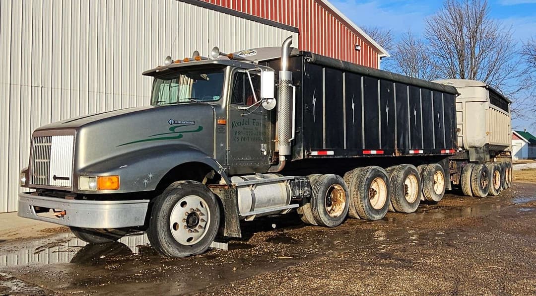 Image of International 9400 Primary image