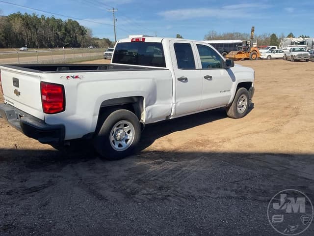 Image of Chevrolet Silverado equipment image 4