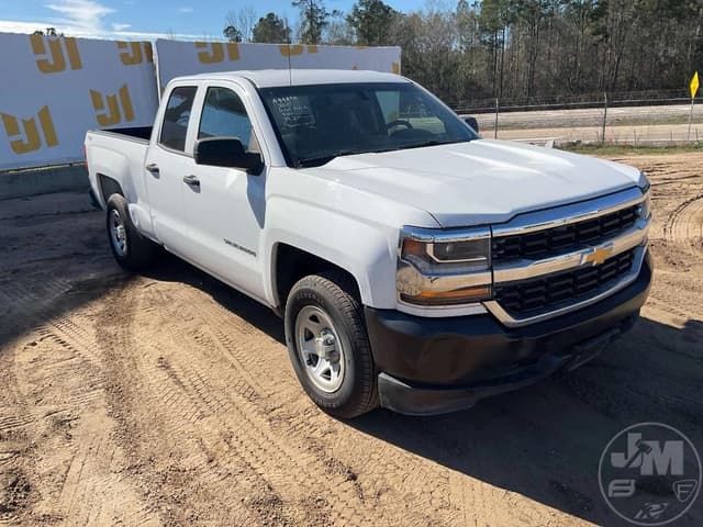 Image of Chevrolet Silverado equipment image 2