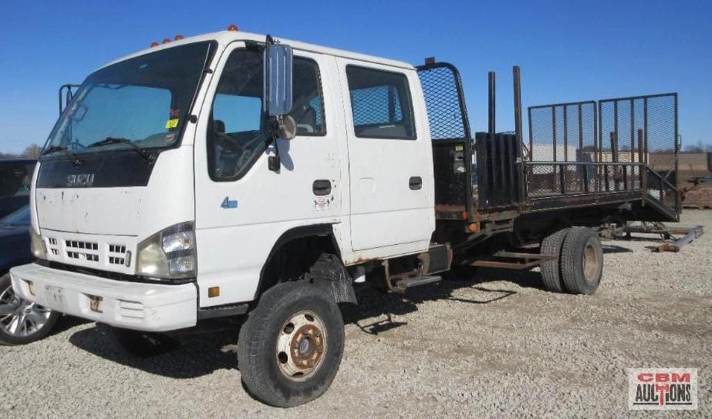 2007 Isuzu NPR-HD Equipment Image0