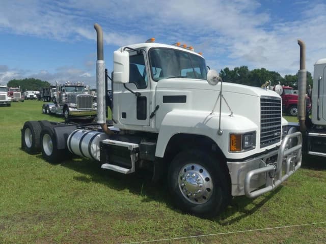 Image of Mack PI64T equipment image 1