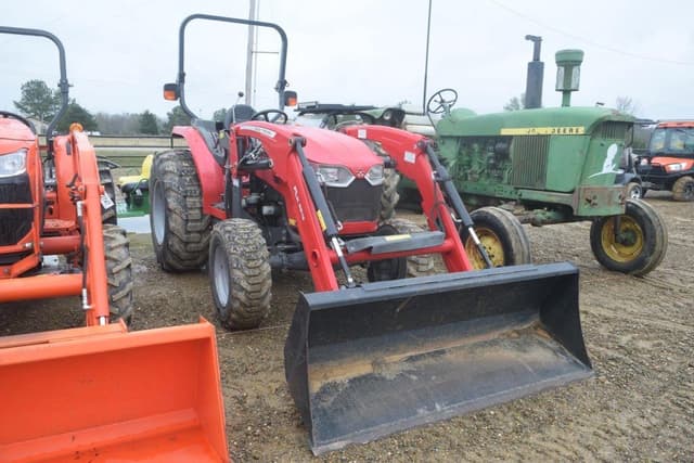 Image of Massey Ferguson 2860E equipment image 3