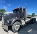 2004 Kenworth T800 Image