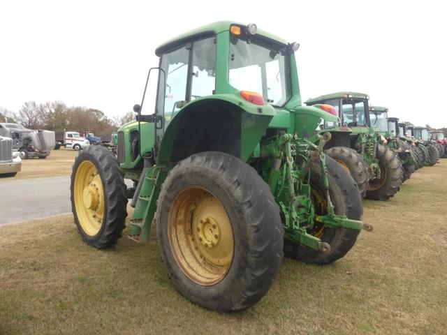 Image of John Deere 7330 equipment image 4