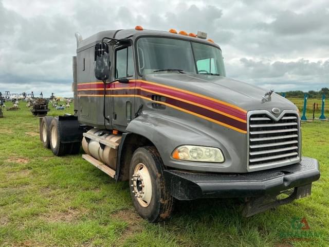 Image of Mack CX613 equipment image 1