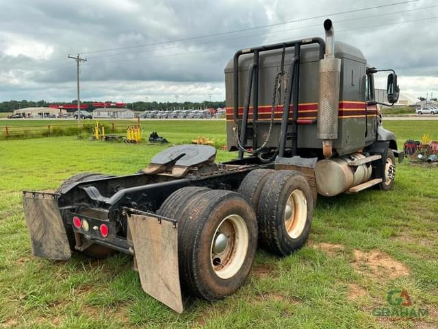 Image of Mack CX613 equipment image 2
