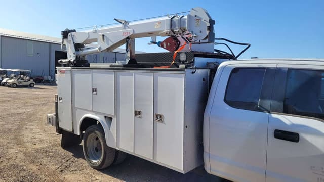 Image of Ford F-550 equipment image 2