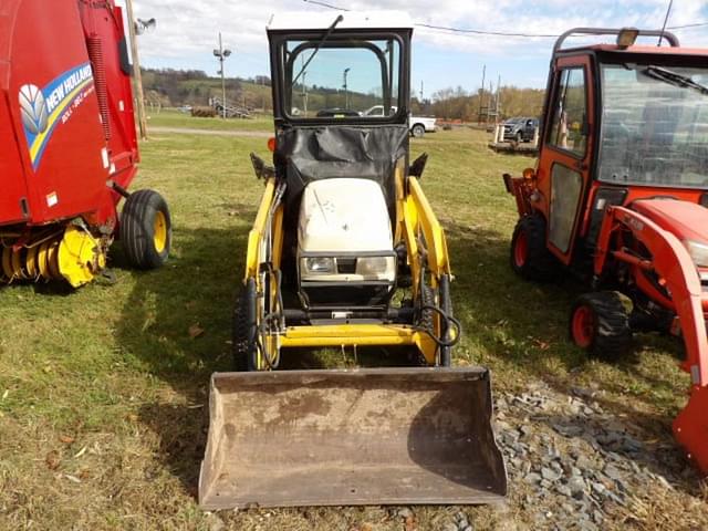 Image of Cub Cadet 7205 equipment image 1