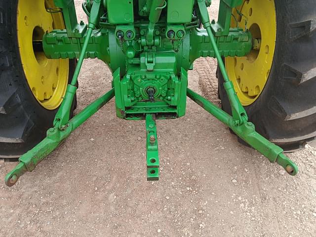 Image of John Deere 4020 equipment image 4