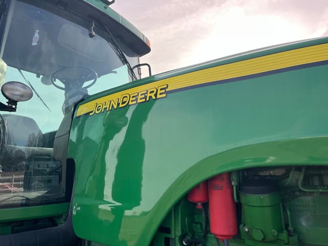 Image of John Deere 8520T equipment image 3
