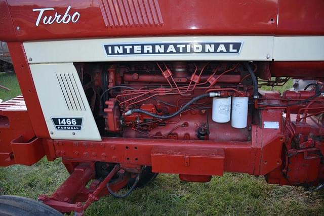 Image of International Harvester 1466 equipment image 1