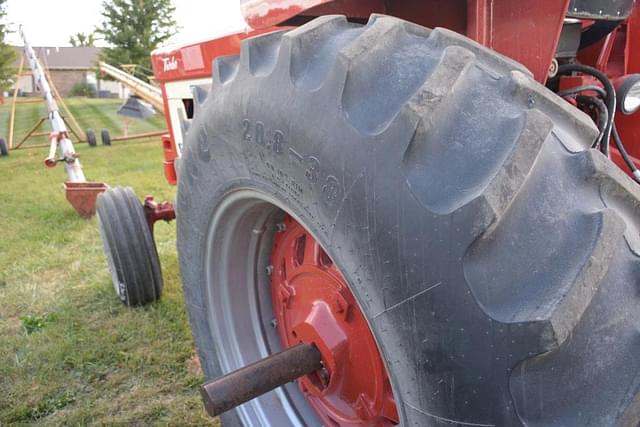 Image of International Harvester 1466 equipment image 3