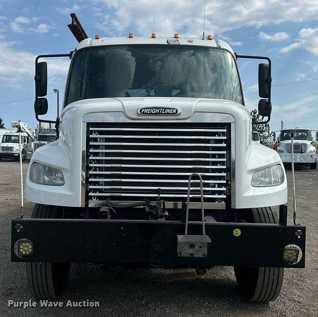 Image of Freightliner Business Class M2 equipment image 1