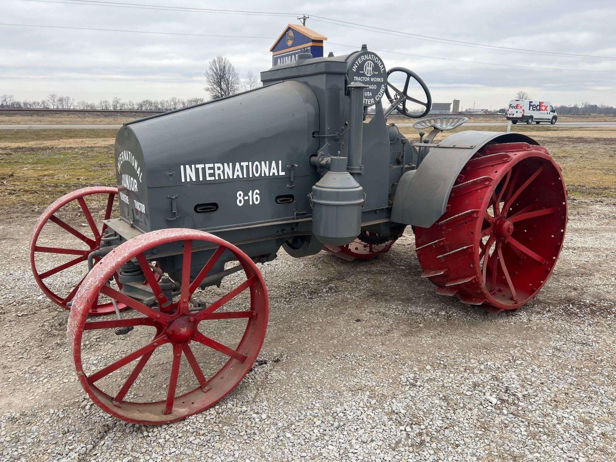 Main image International Harvester 8-16