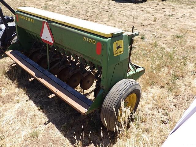 Image of John Deere 8100 equipment image 3