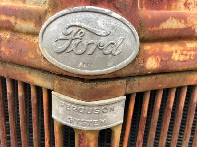 Image of Ford 8N equipment image 1