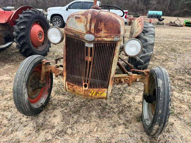 Image of Ford 8N equipment image 2