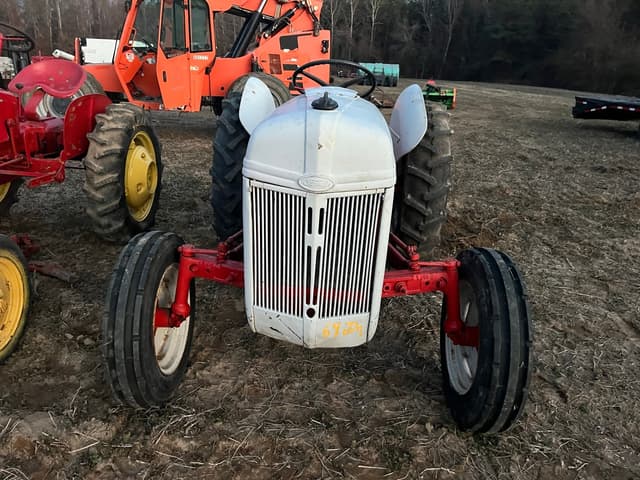 Image of Ford 8N equipment image 1