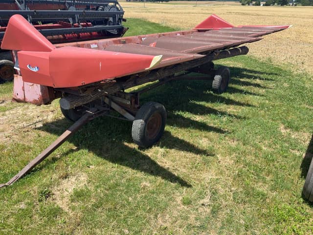 Image of International Harvester 883 equipment image 1