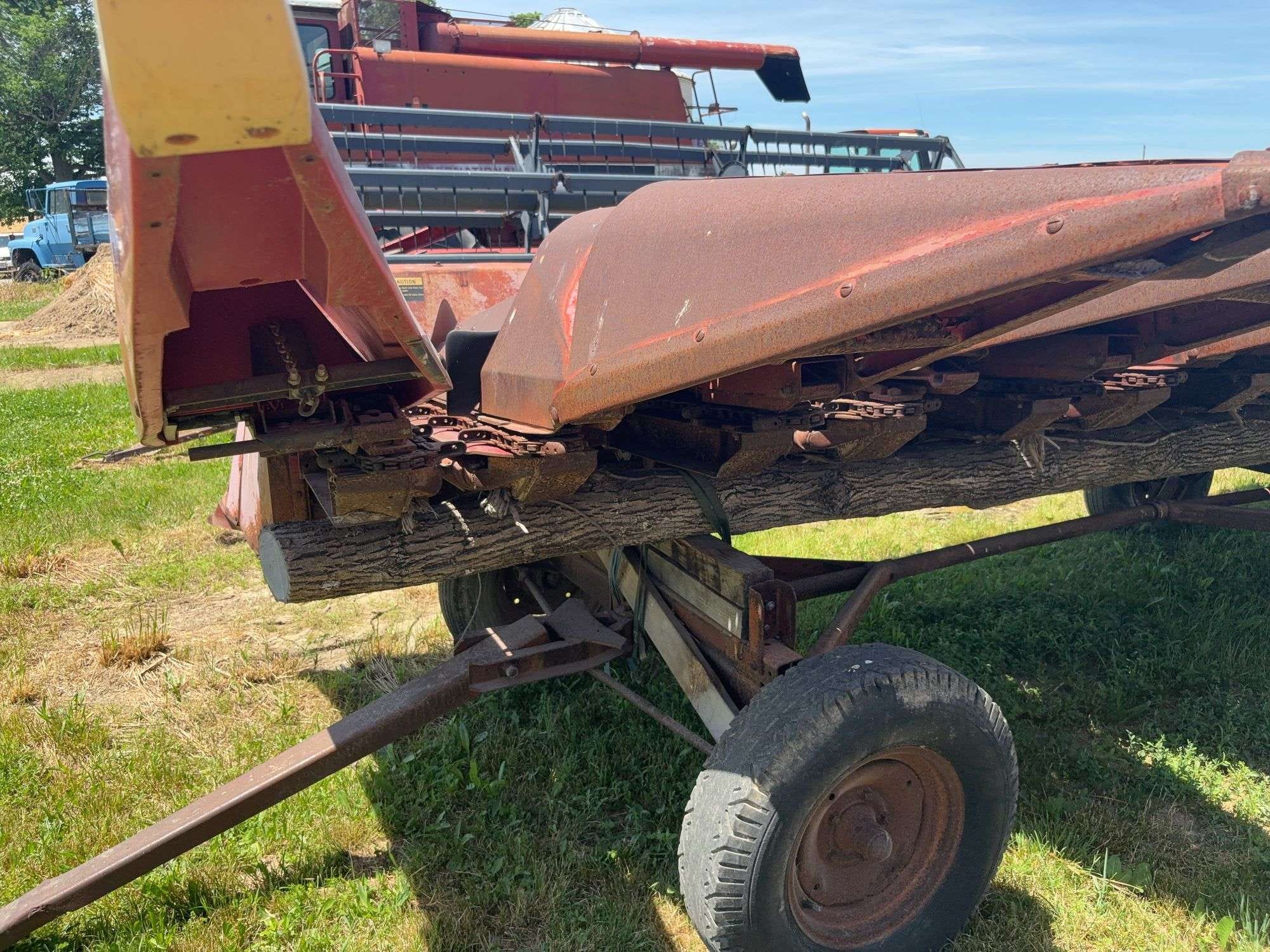 International Harvester 883 Equipment Image0