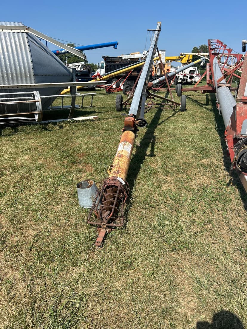 Westfield 8x51 Lot No. 39901 Harvesting For Sale with Ft Tractor Zoom