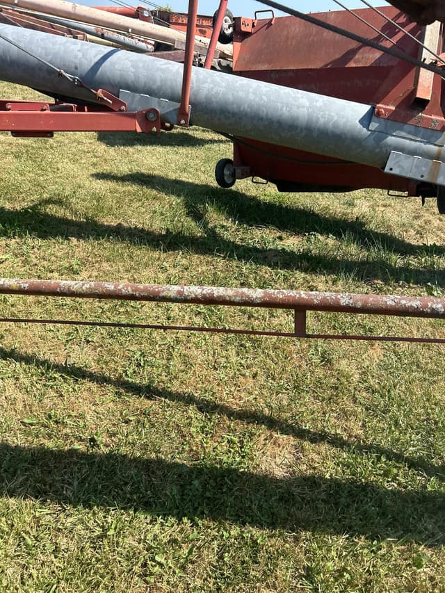 Westfield 8x51 Lot No. 39901 Harvesting For Sale with Ft Tractor Zoom