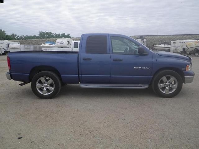 Image of Dodge Ram 1500 equipment image 3