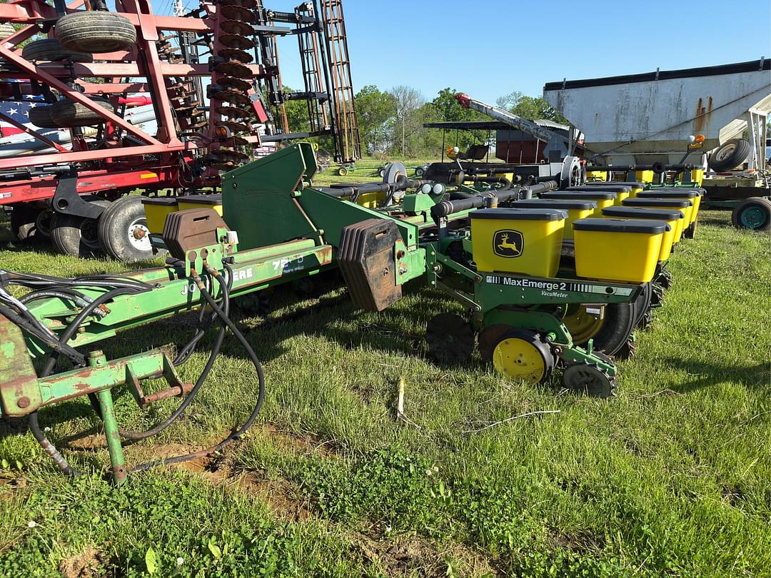 Image of John Deere 7200 Primary image