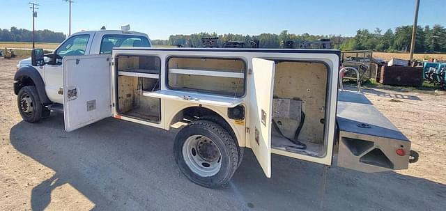 Image of Ford F-450 equipment image 3